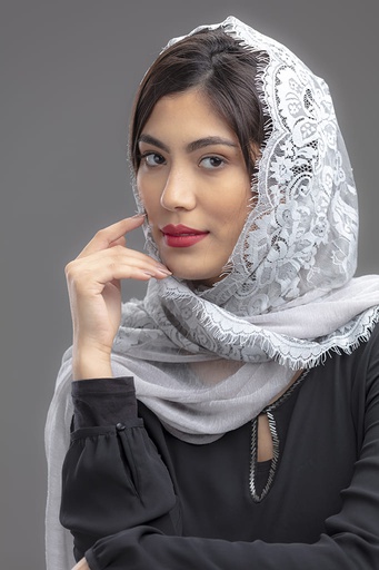 chale kashmiri avec bande en dentelle gris